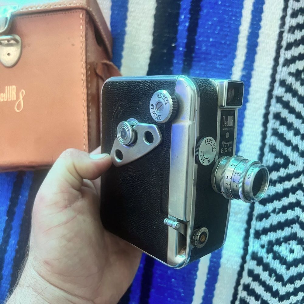 DeJur 8mm vintage camera in mint condition